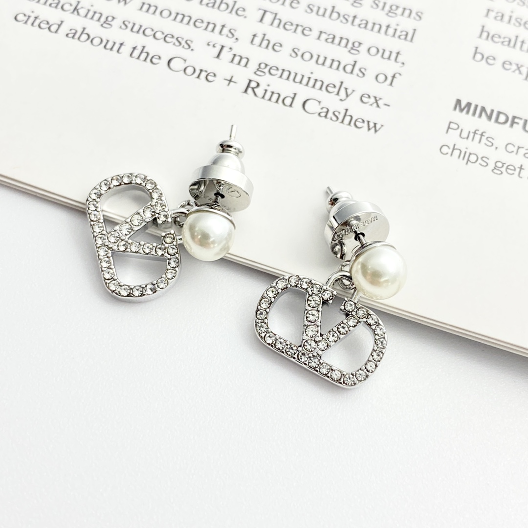 VT EARRINGS-2013
