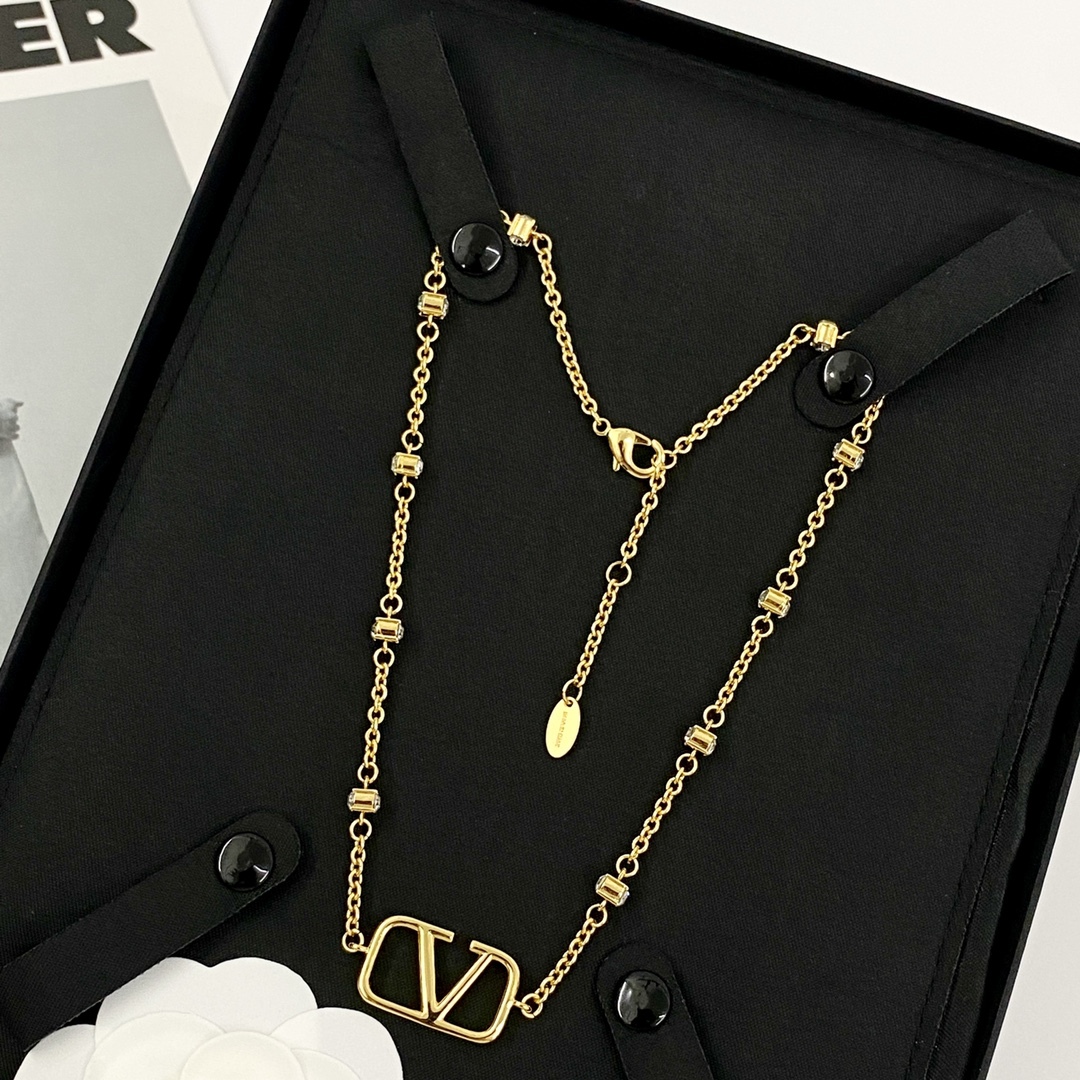 VT NECKLACE-2004