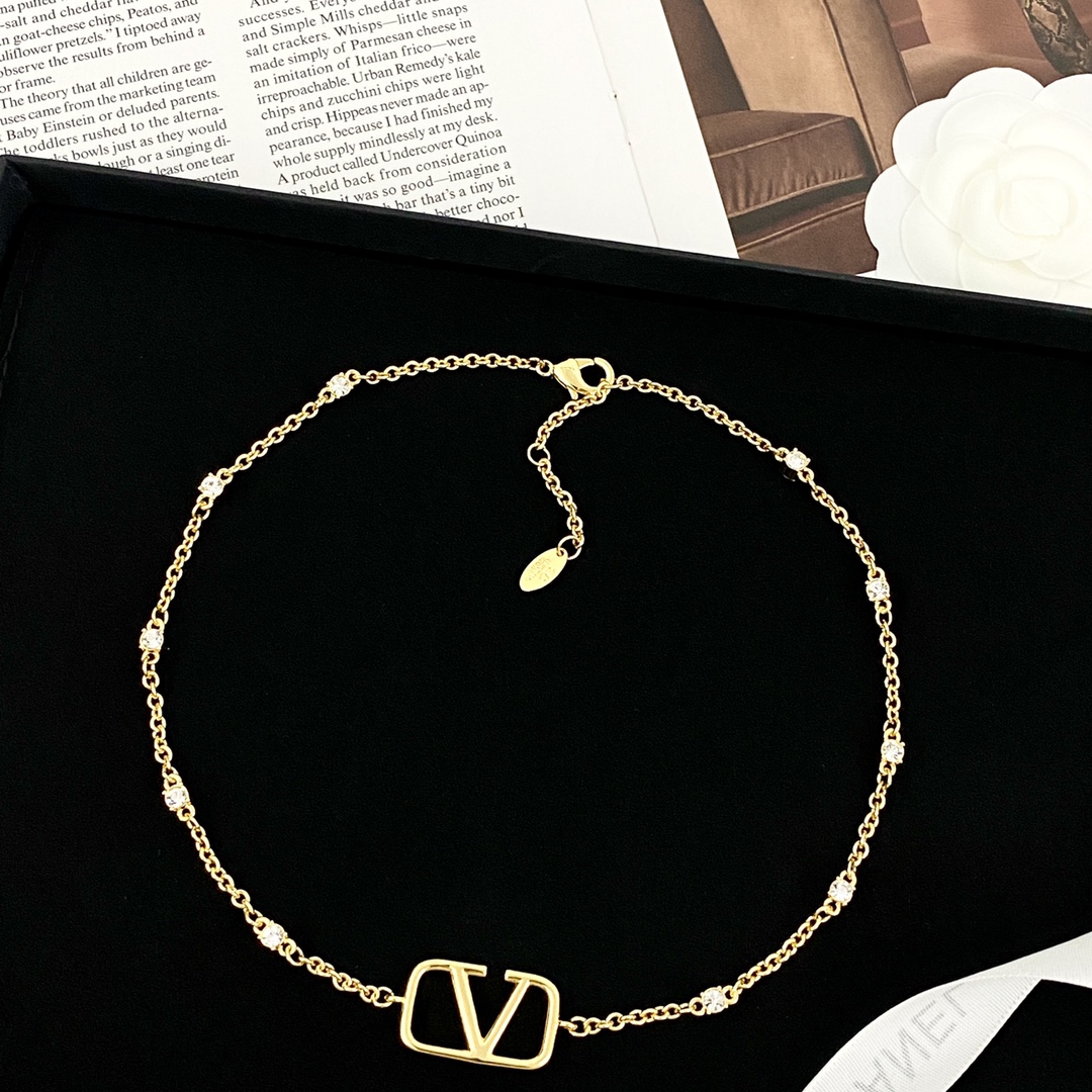 VT NECKLACE-2004