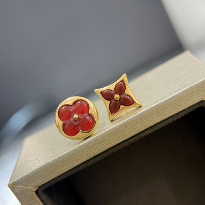LOV EARRINGS-1836
