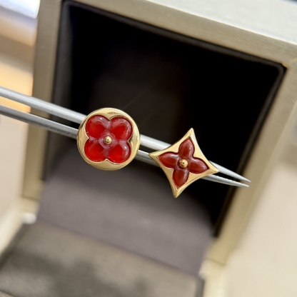 LOV EARRINGS-1836