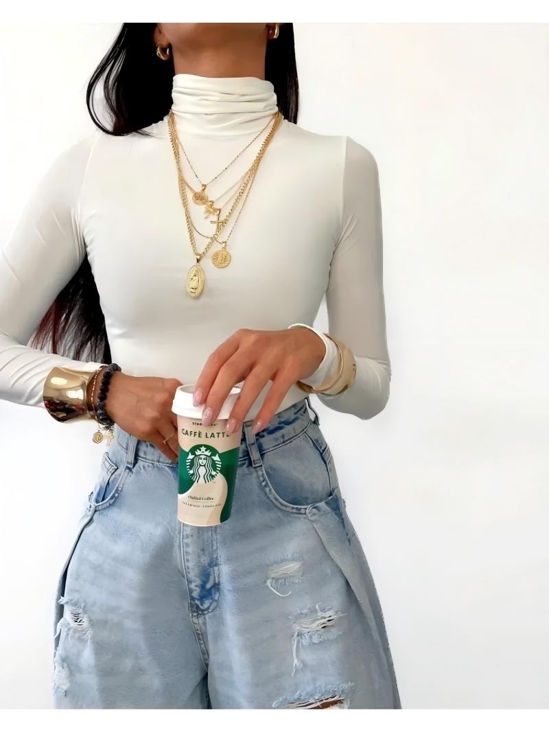 Woman's High-quality solid color turtleneck sweater