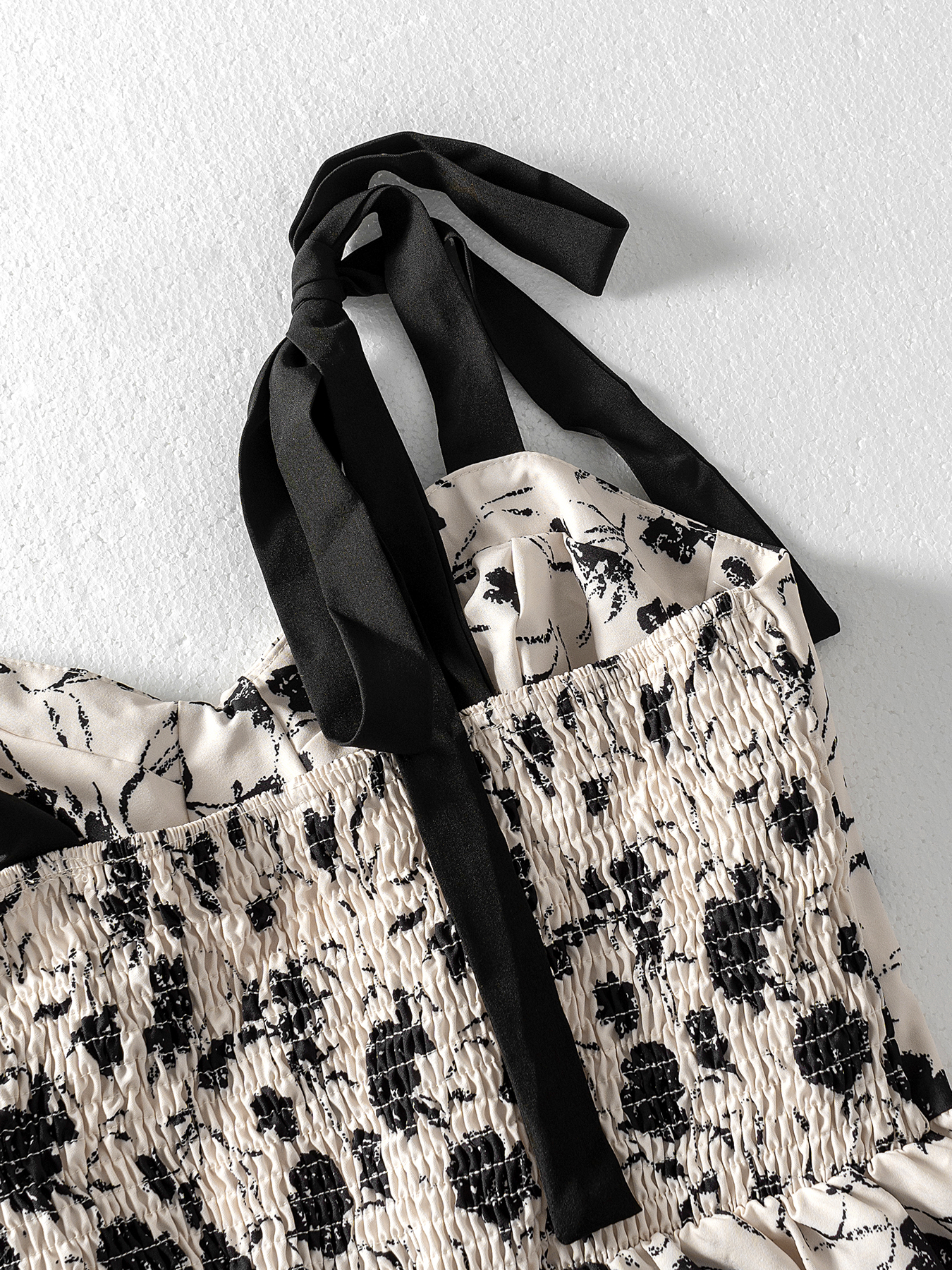 Women's Black and White Floral Print Spaghetti Strap Midi Dress