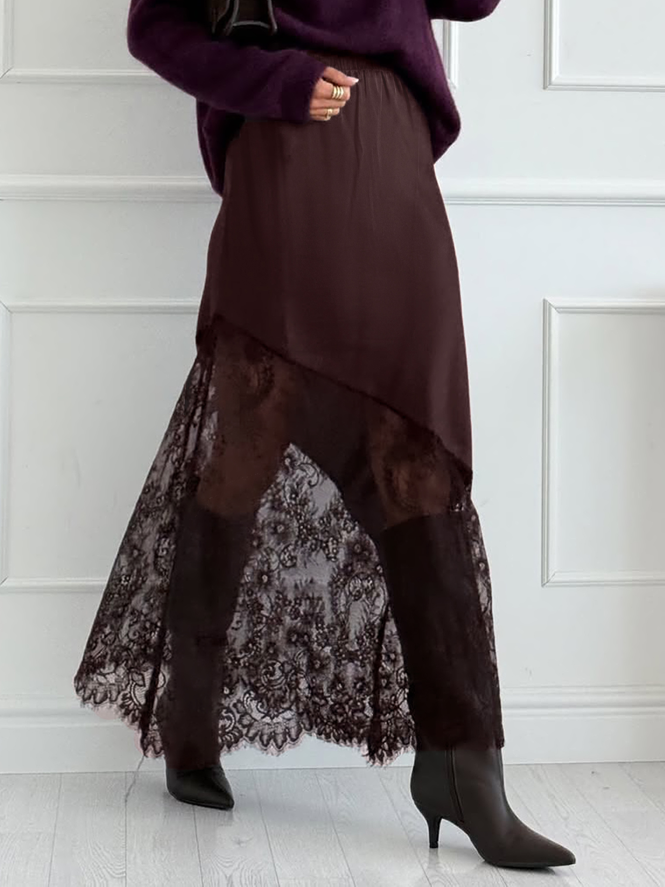 Falda corta de encaje de satén marrón oscuro Falda larga de cintura alta y falda irregular Falda de encaje A para cenas y citas-Aetheryn