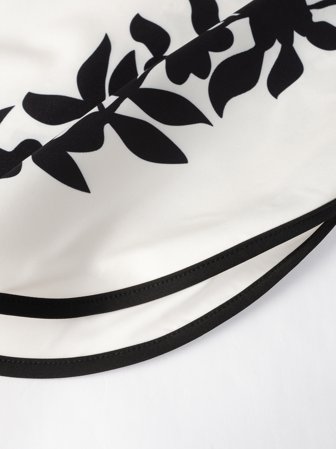 Women's Black and White Floral Print Belted Kimono-Style Blouse