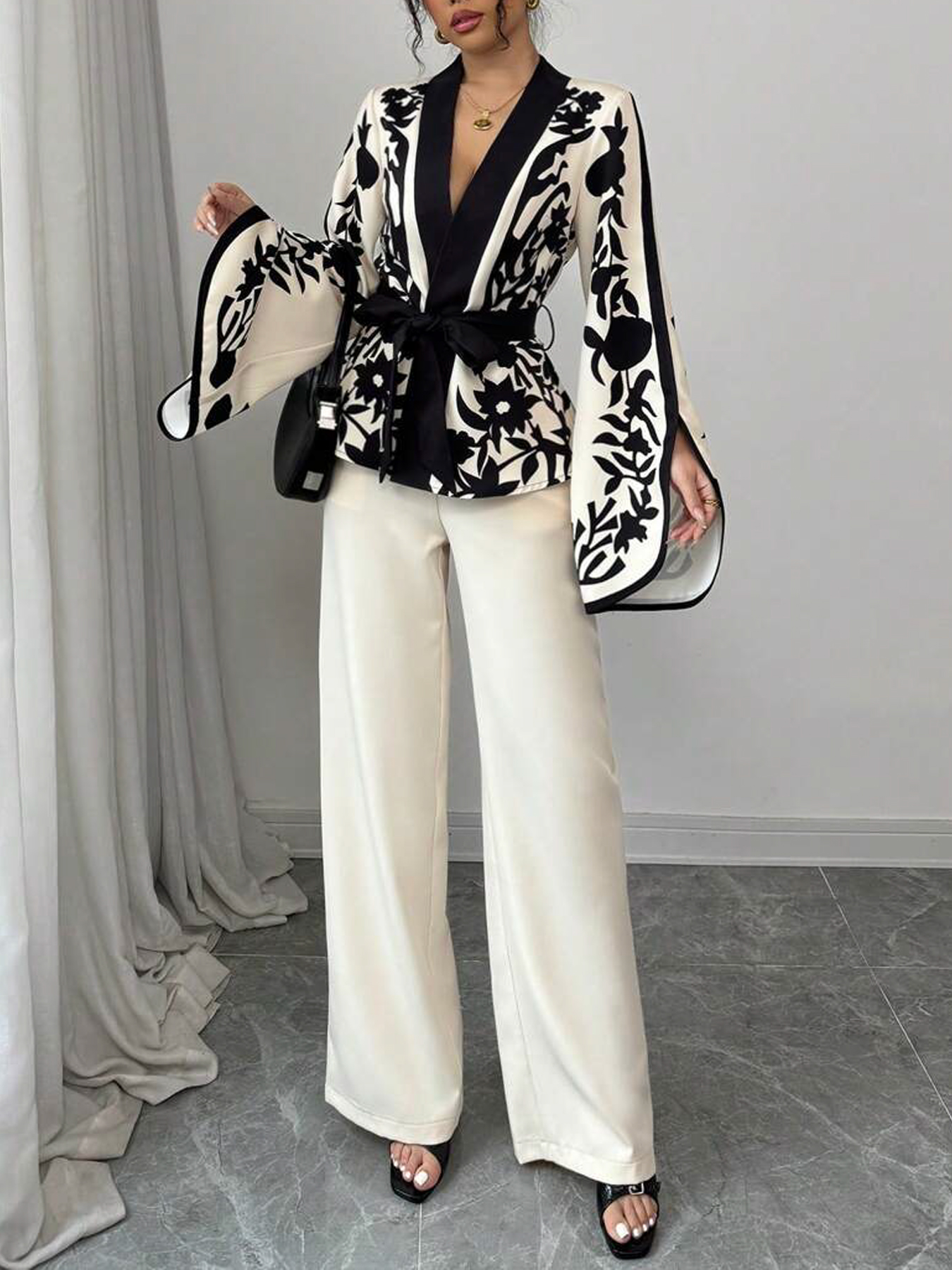 Women's Black and White Floral Print Belted Kimono-Style Blouse