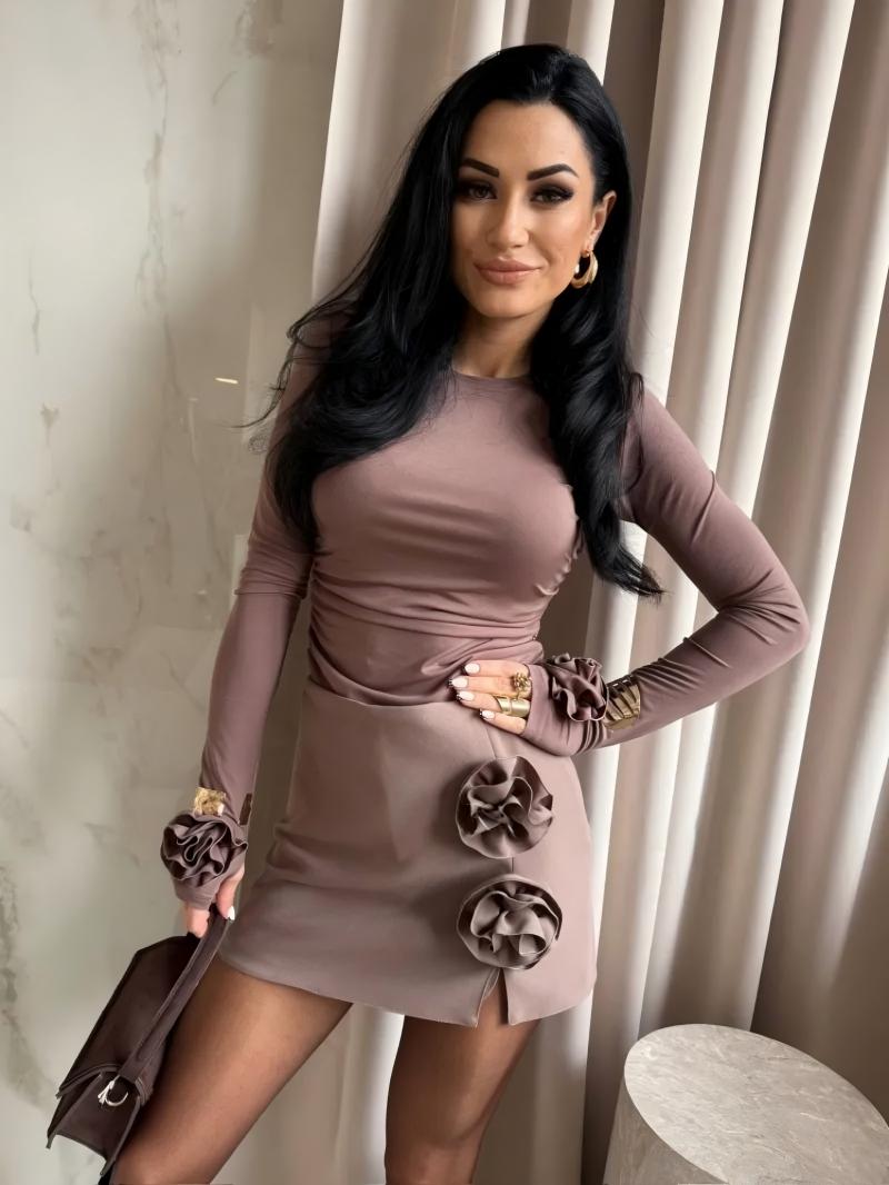 Woman's 3D Floral Detail Side Slit High Waist Mini Skirt