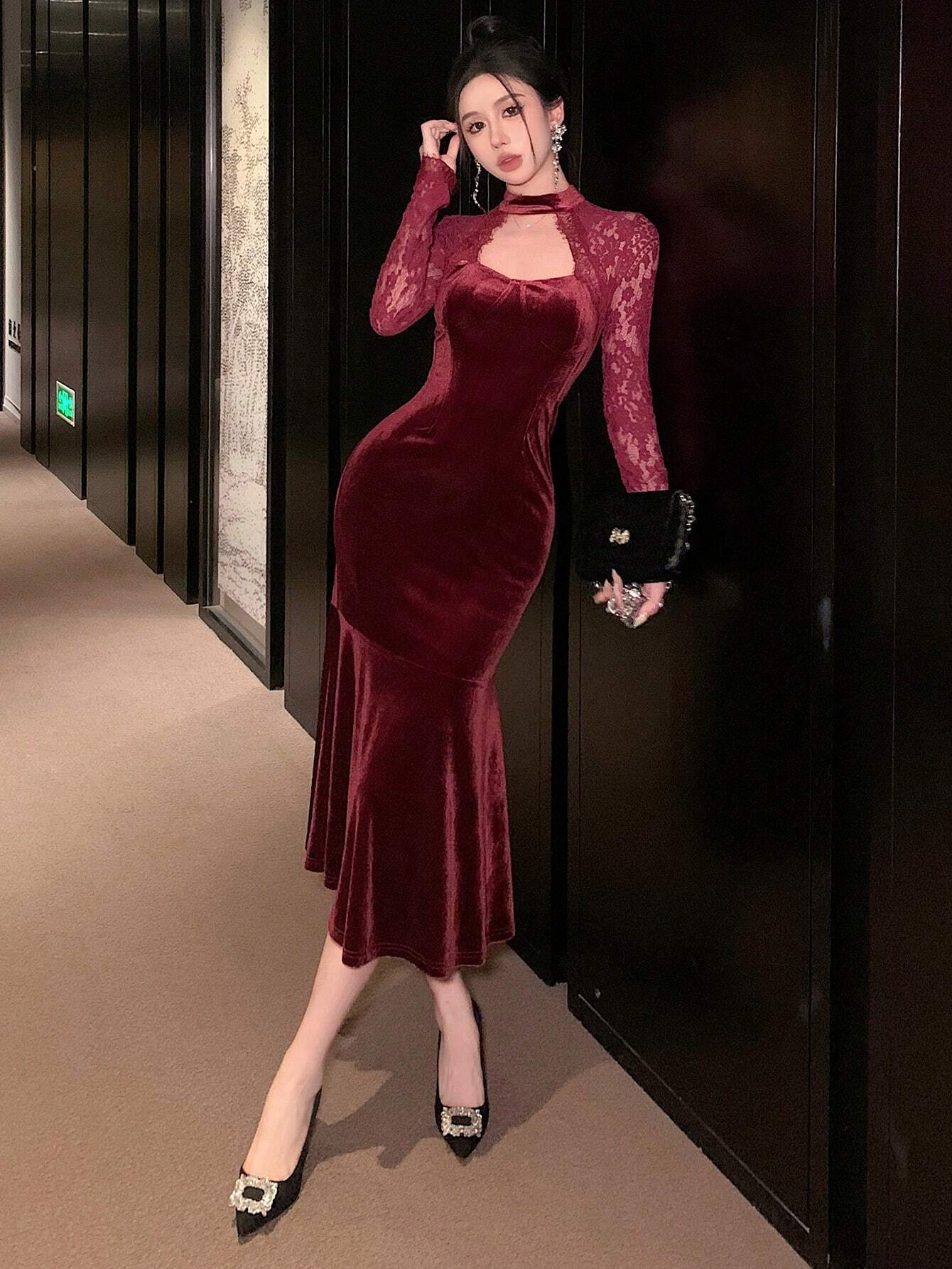 Woman's Burgundy Velvet Lace Long Sleeve Halter Sweetheart Mermaid Dress