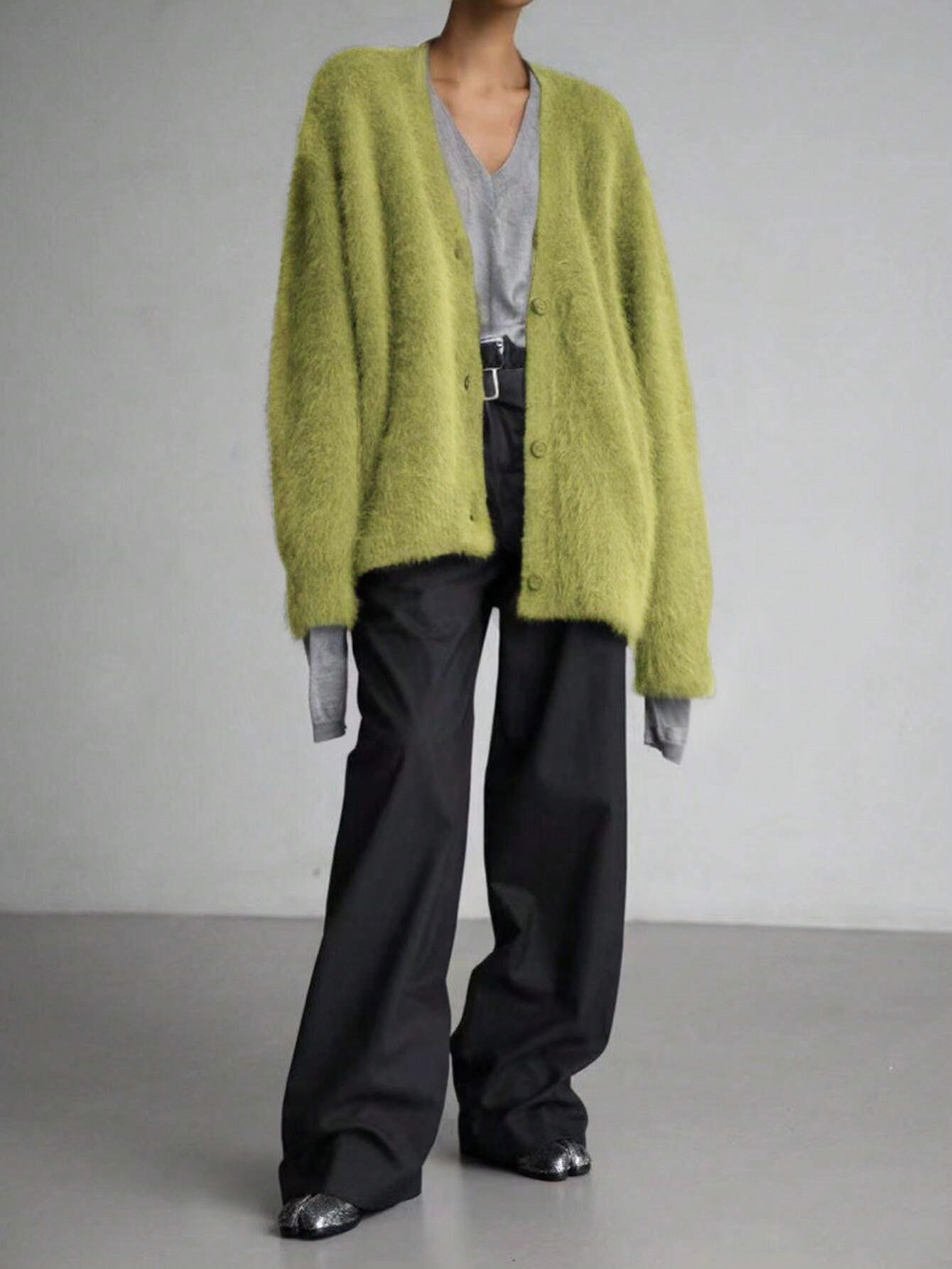 Fruit-green fleece V-neck cardigan, loose single-breasted knit jacket