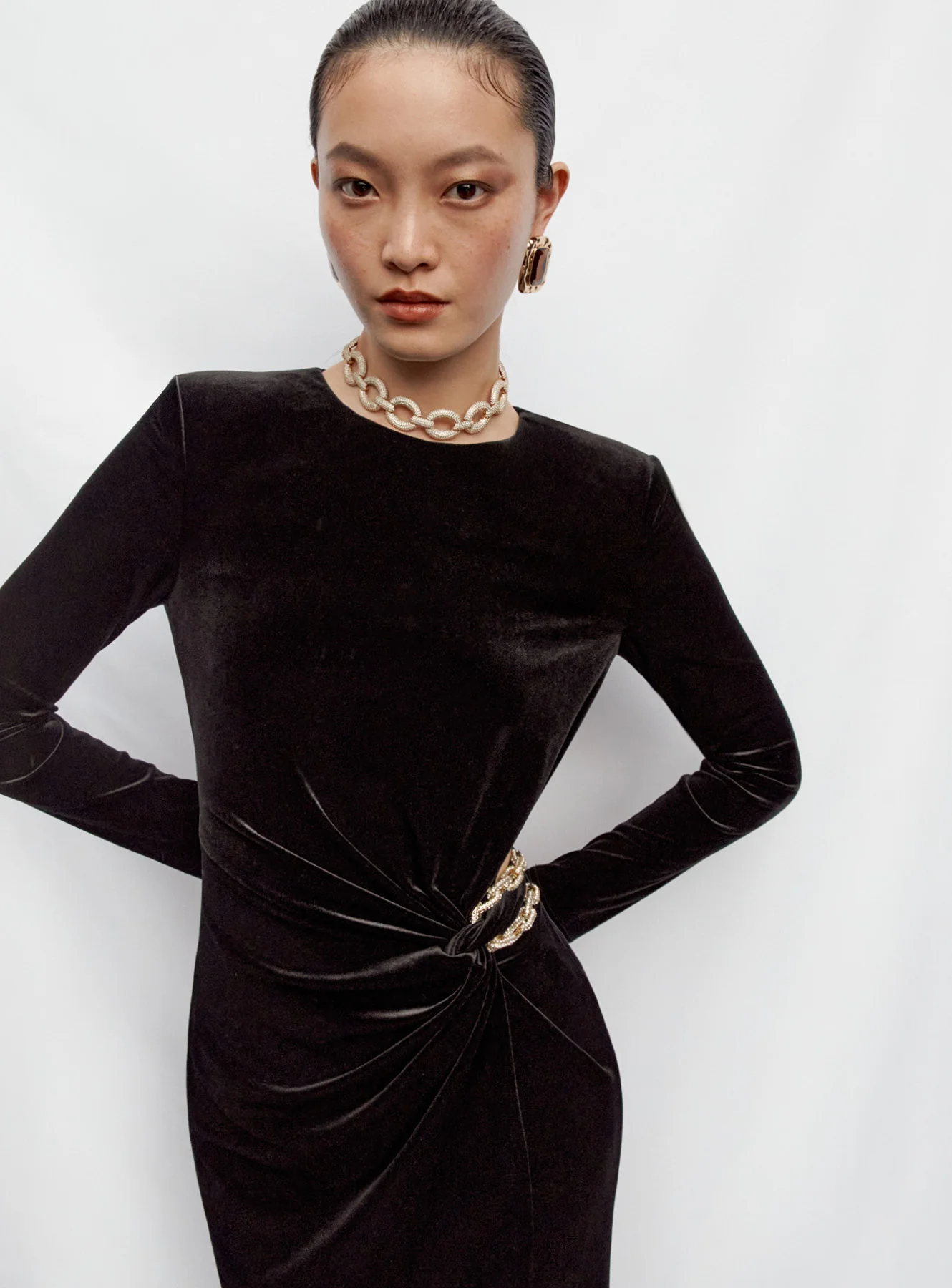 Woman's Vintage Luxury Black Velvet Formal Dress Cutout Waist Twist Metal Buckle Long-Sleeve Slit Maxi Dress