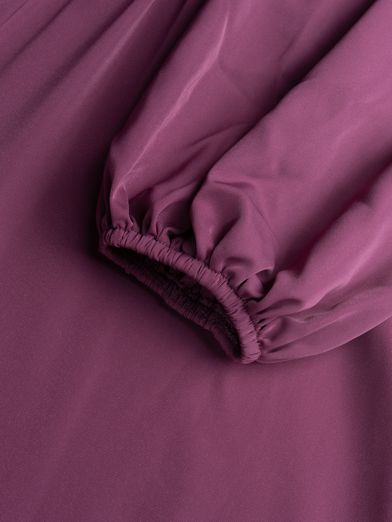 Woman's Plum Satin Keyhole Cutout Lantern Sleeve Midi Dress