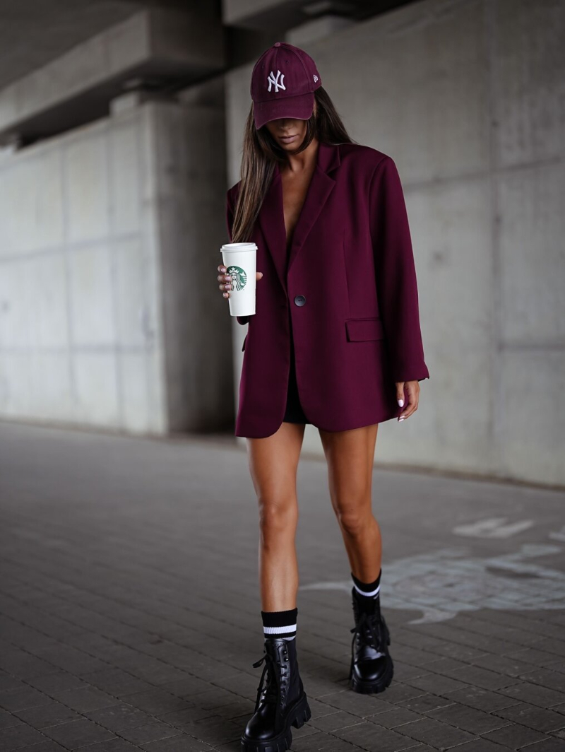 Woman's Oversized Blazer with Lapel and Pocket Detail