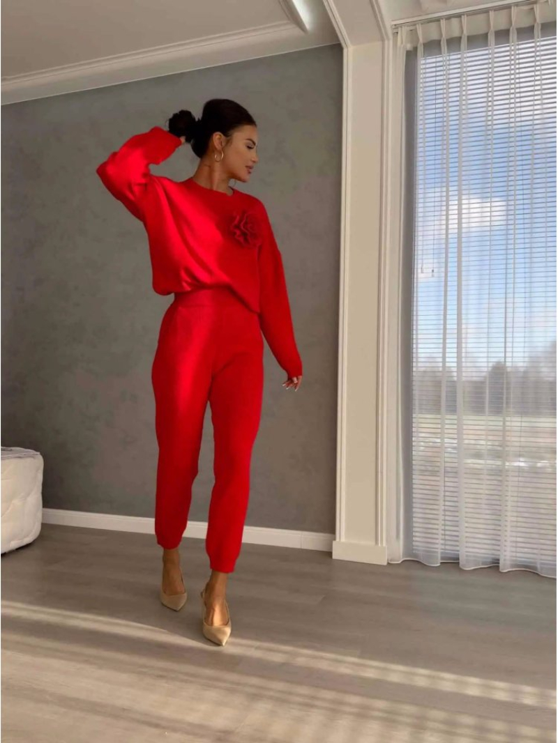 Woman's Knitted Cashmere Co-ord Set with 3D Floral Detail