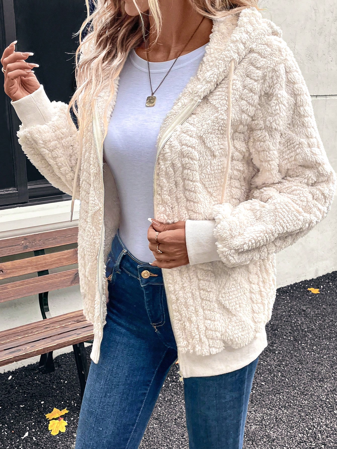 Beige-white hooded lambskin jacket Women‘s zippered loose thermal jacket Fall-winter casual fleece cardigan