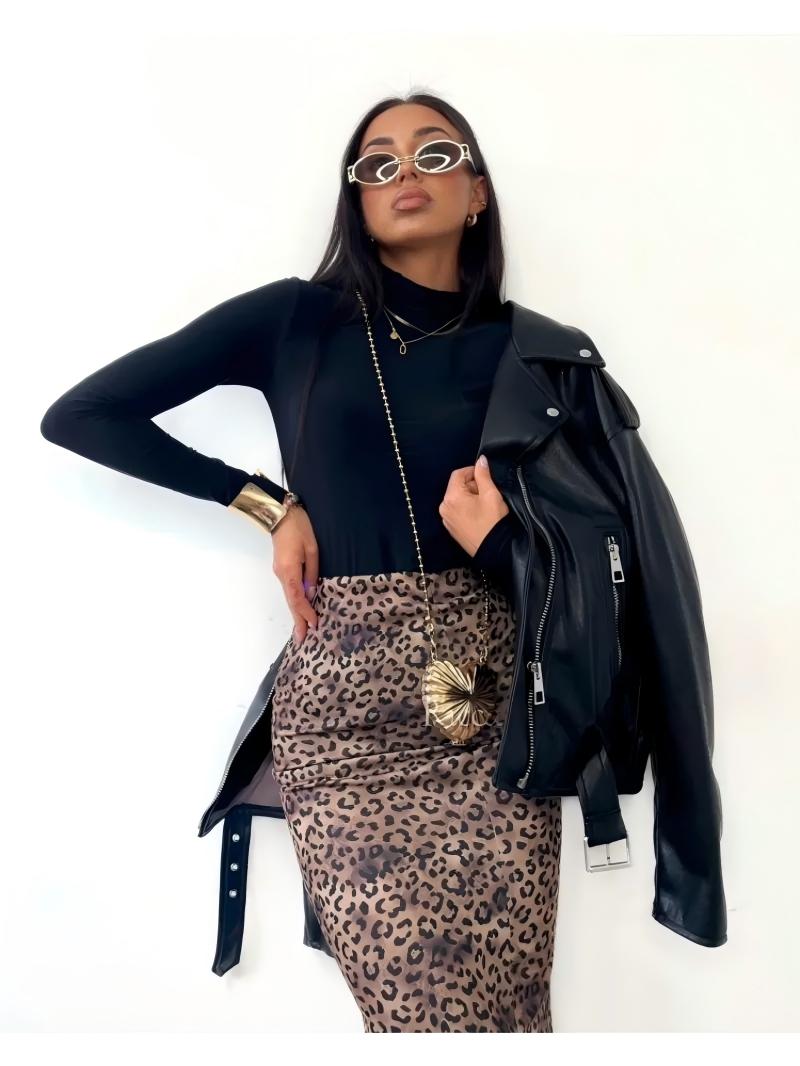 Woman's High-quality solid color turtleneck sweater