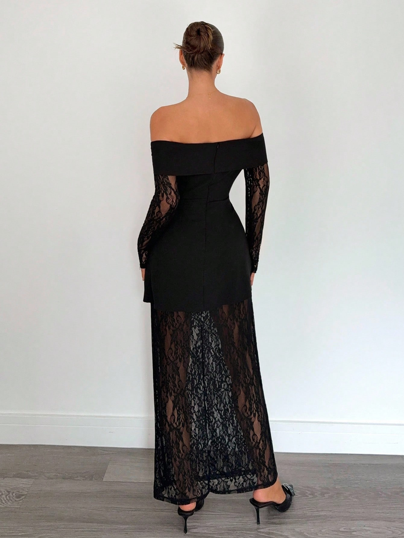 Woman'S Black Off-Shoulder Sheer Lace Long Sleeve Maxi Dress