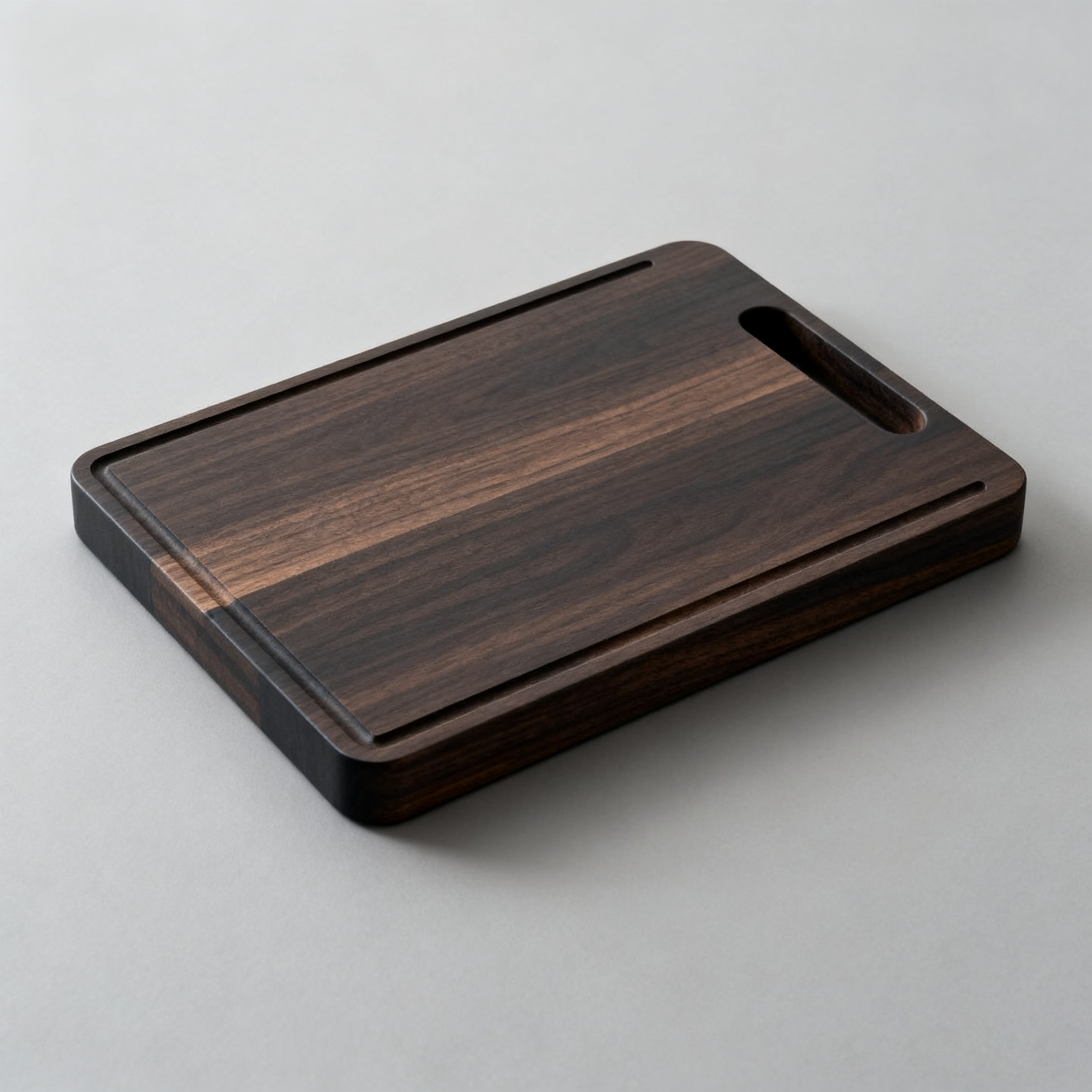 Hochwertiges Schneidebrett aus Schwarznussbaum f&uuml;r die K&uuml;che