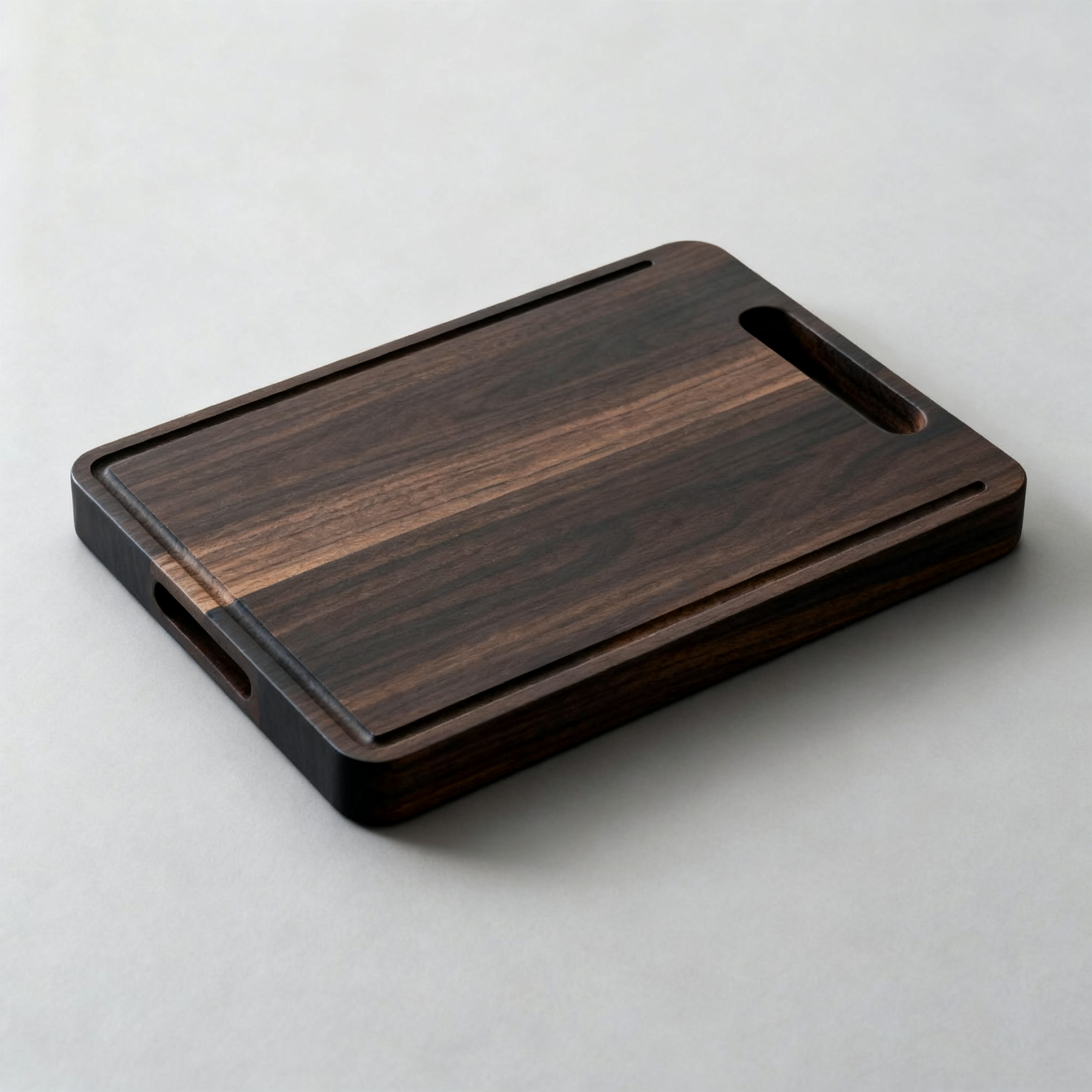 Schickes Schneidebrett aus Schwarz-Nussbaumholz