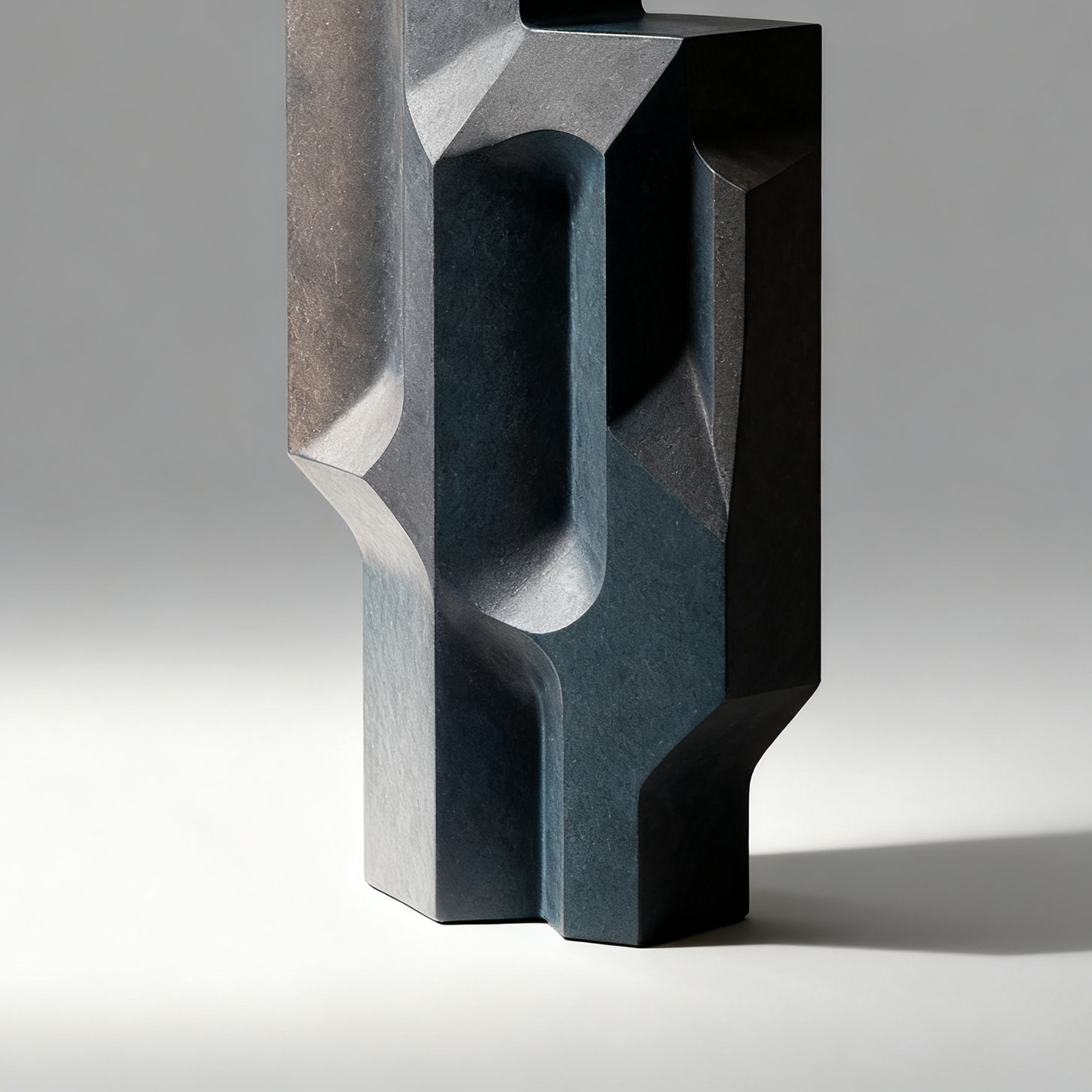 Geometrisch Skulpturen-Vase aus Keramik