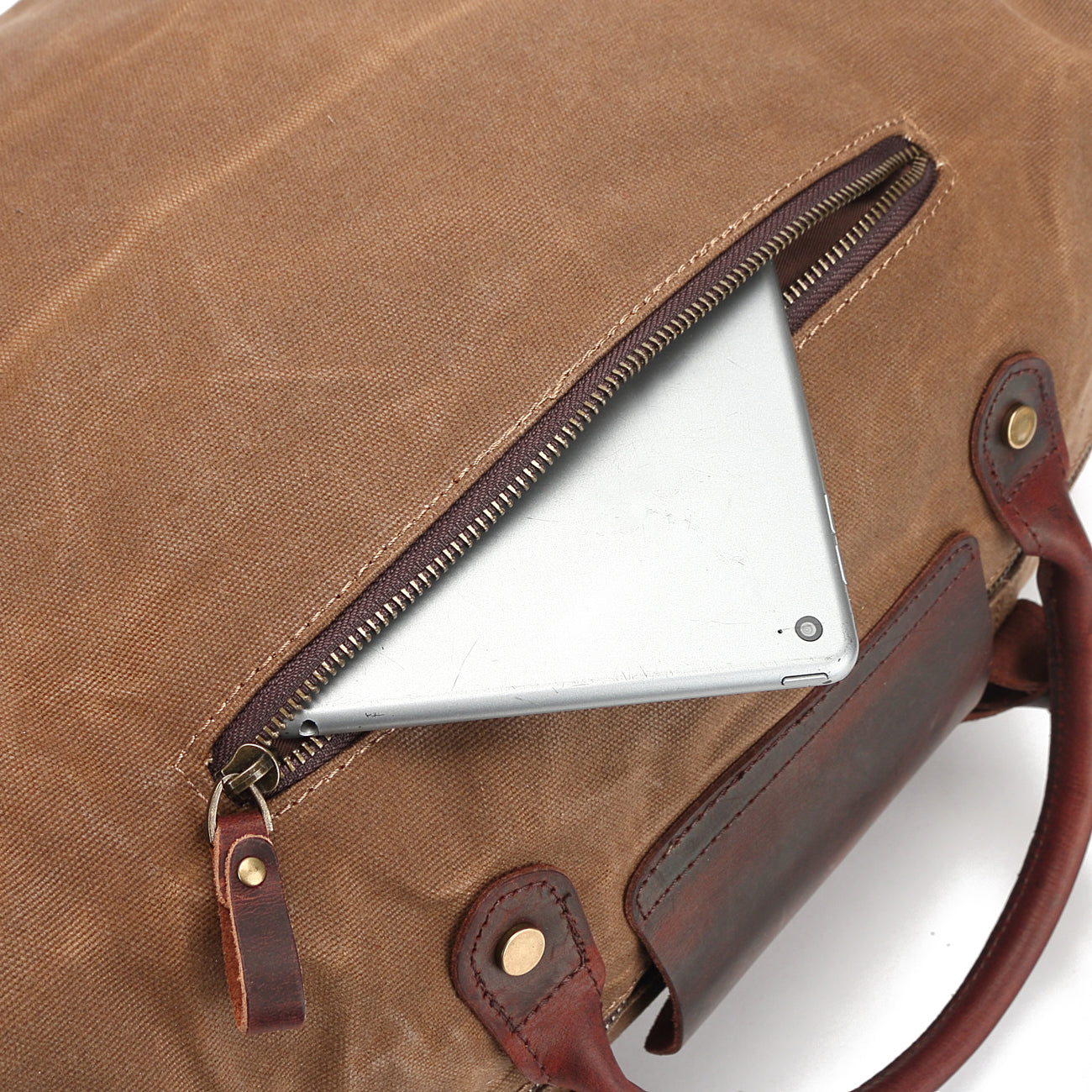 cabin gear bag with quilted and padded side pocket to store wallets,purses, pouches, underwear, toiletries or towels