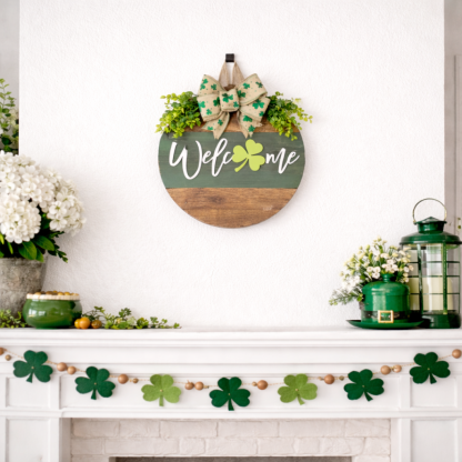 St. Patrick’s Day Door Hanging Wreath Decor – Wooden Shamrock Welcome Sign with Burlap Bow