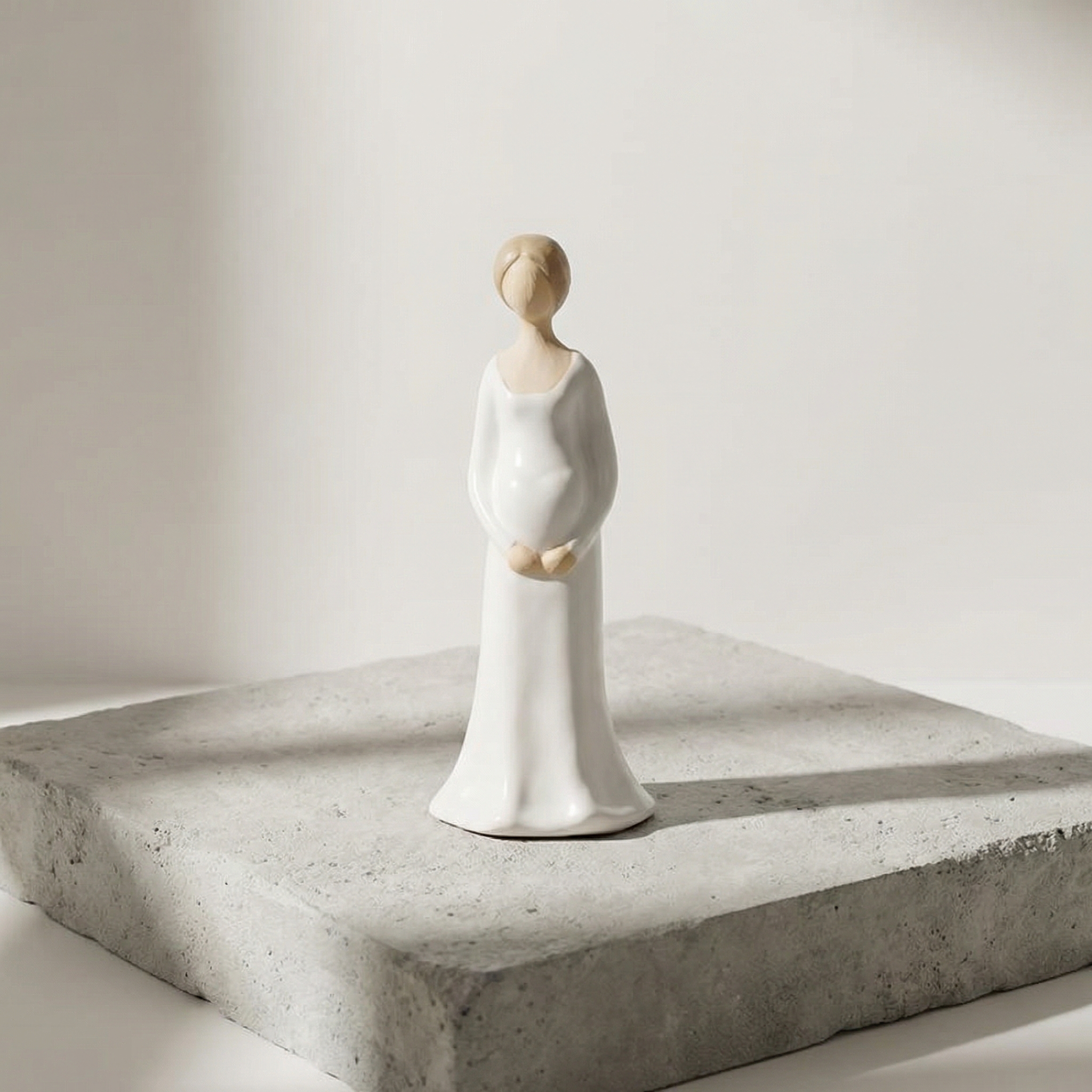 Minimalist Pregnant Woman Figurine for Indoor/Outdoor Decor, Mother’s Day Gift & Baby Shower Keepsake