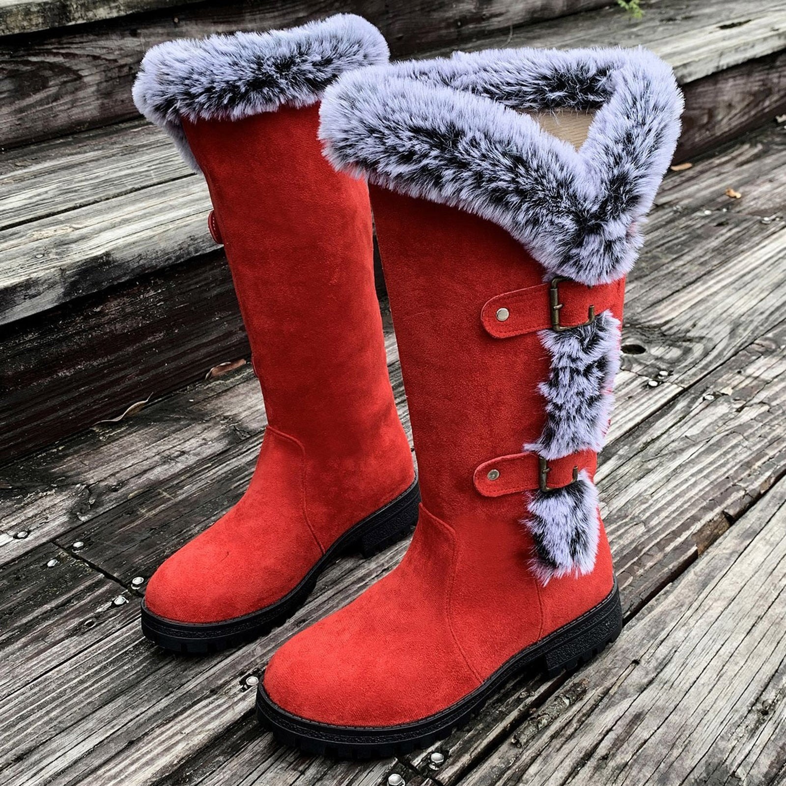 Women's Plush Winter Boots with Thick Platform Sole & Buckle Closure