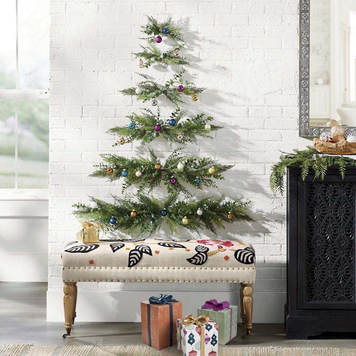 Wall-Hanging Christmas Tree – Cozy Indoor Holiday Décor 