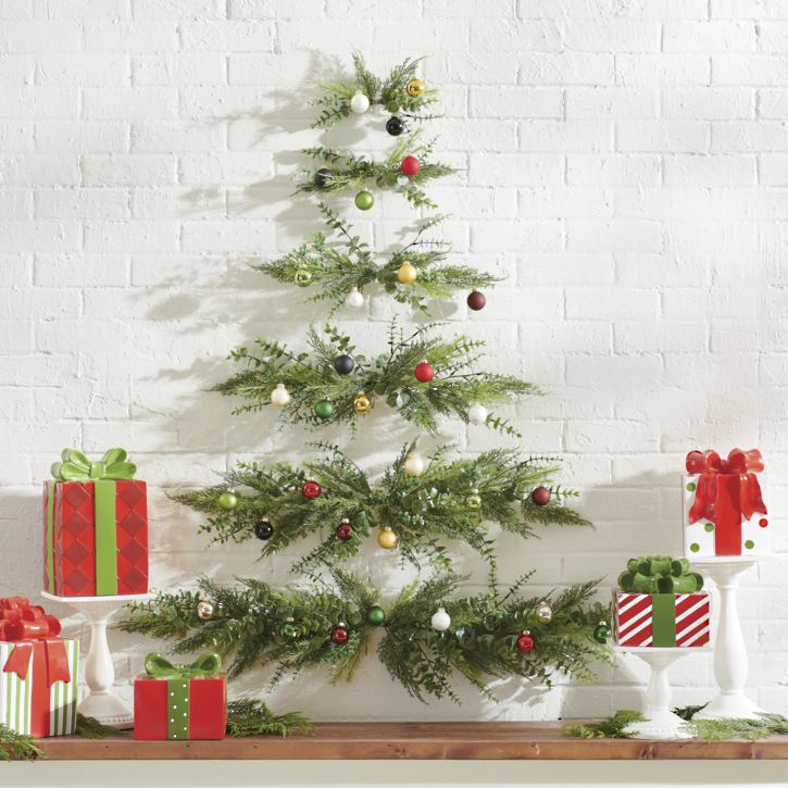 Wall-Hanging Christmas Tree – Cozy Indoor Holiday Décor 