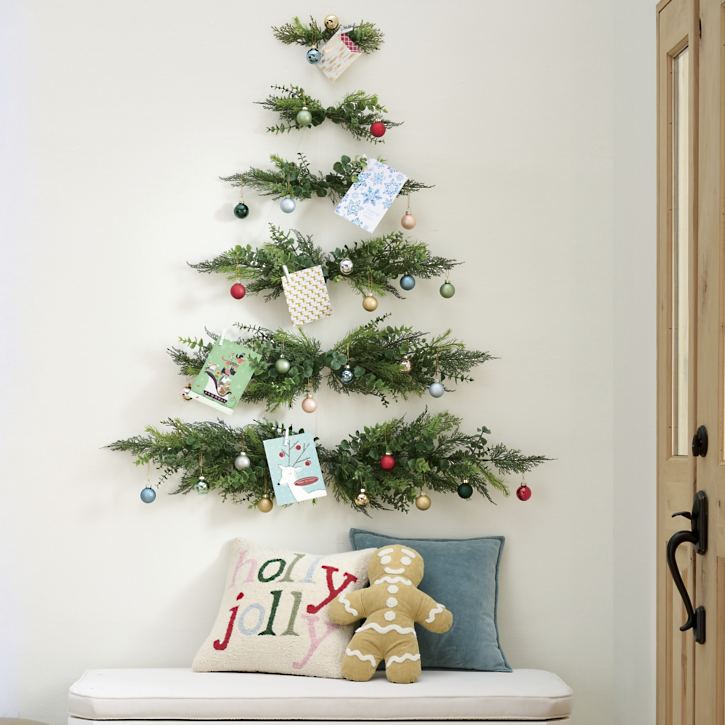Wall-Hanging Christmas Tree – Cozy Indoor Holiday Décor 