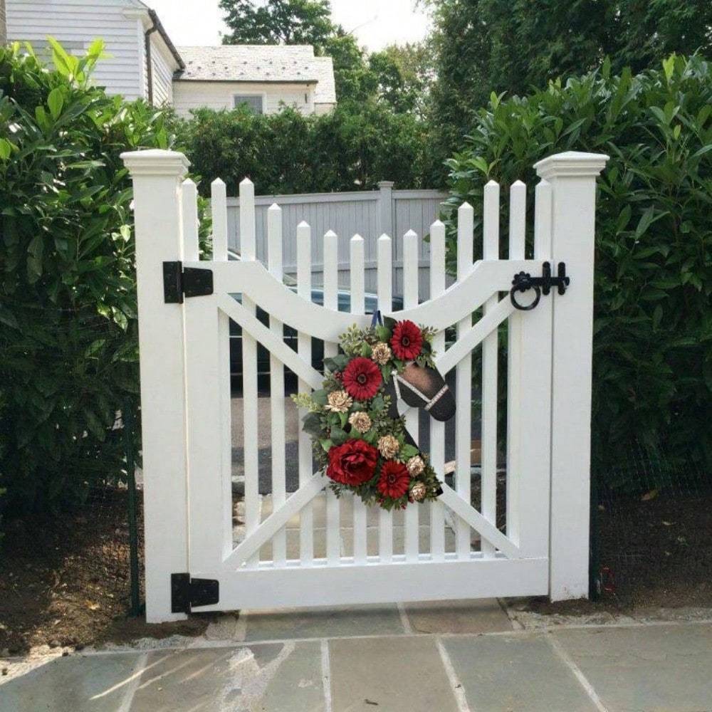 Christmas Country Charm Horse Head Floral Wreath