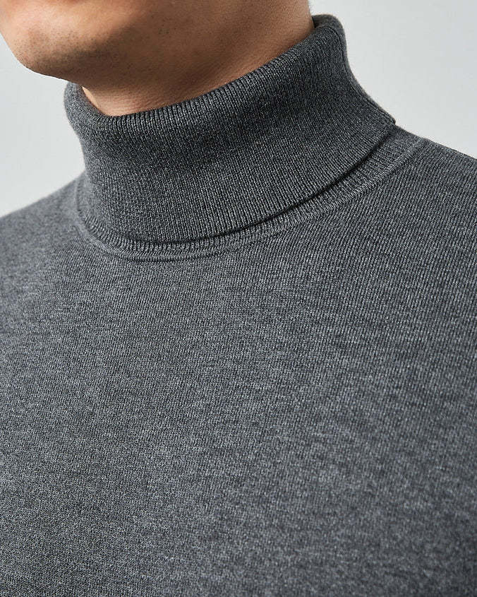 The Momeike Classic Solid Turtleneck Sweater
