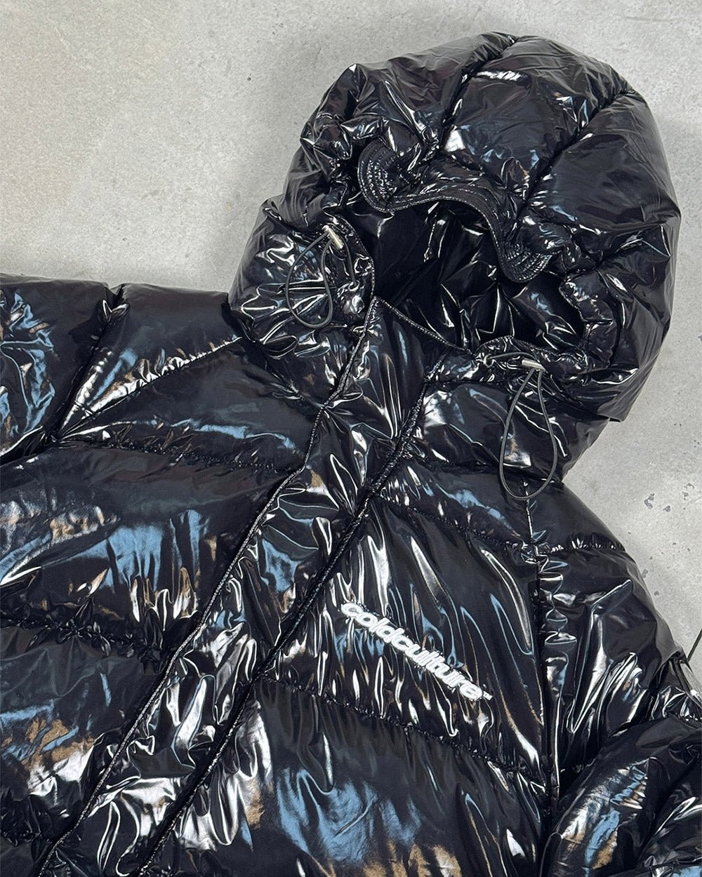 SPIRAL PUFFER GLOSSY BLACK