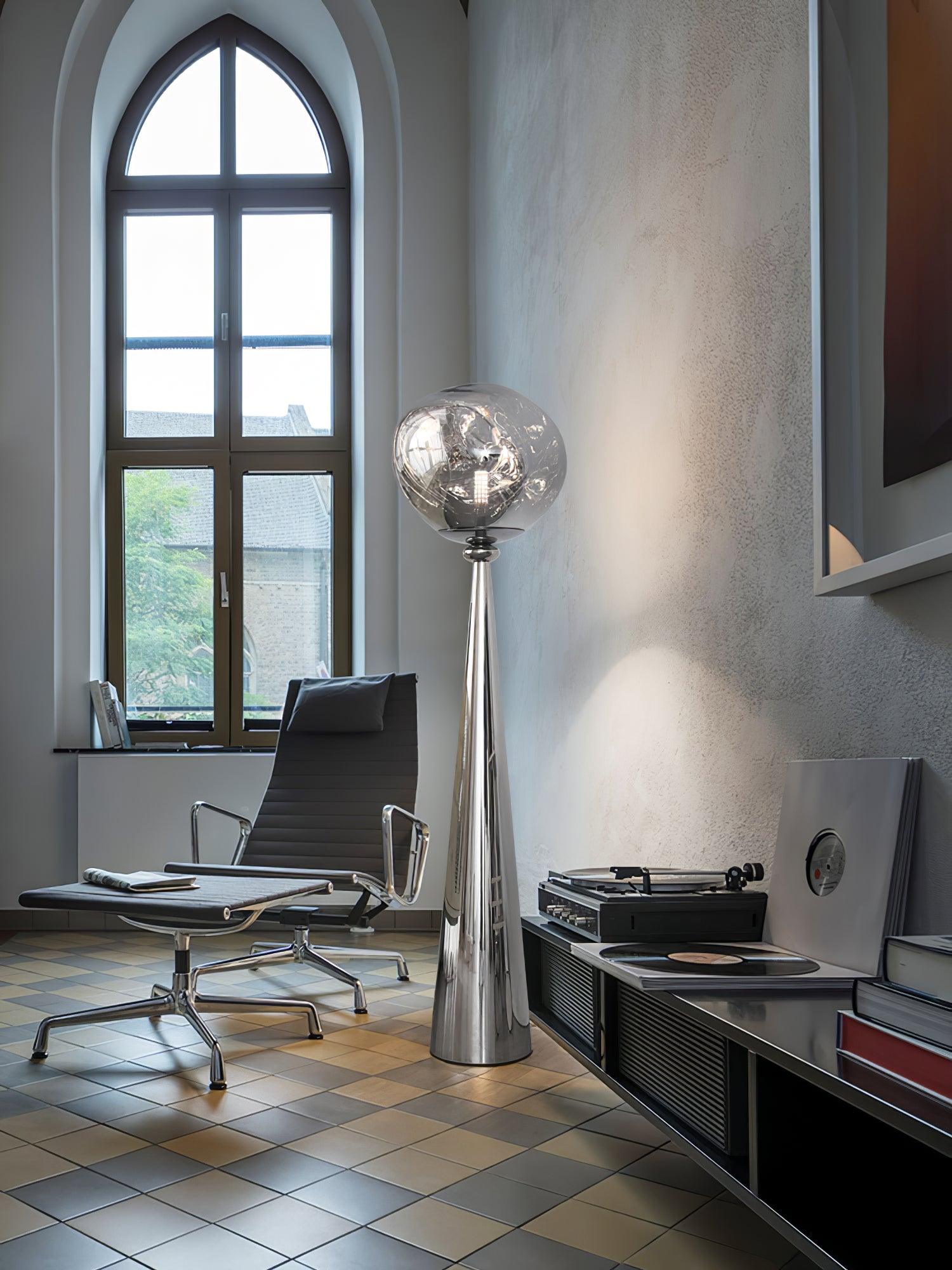 Twisted dynamic Glass Cone Floor Lamp