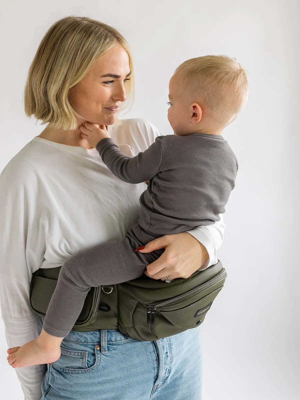 Ergonomic Hip Seat Carrier for Babies and Toddlers 0-3yrs, Safety Approved, Structured Support, Convenient Pockets, Feeding Aid, Durable YKK Zippers, Foam-Free Build