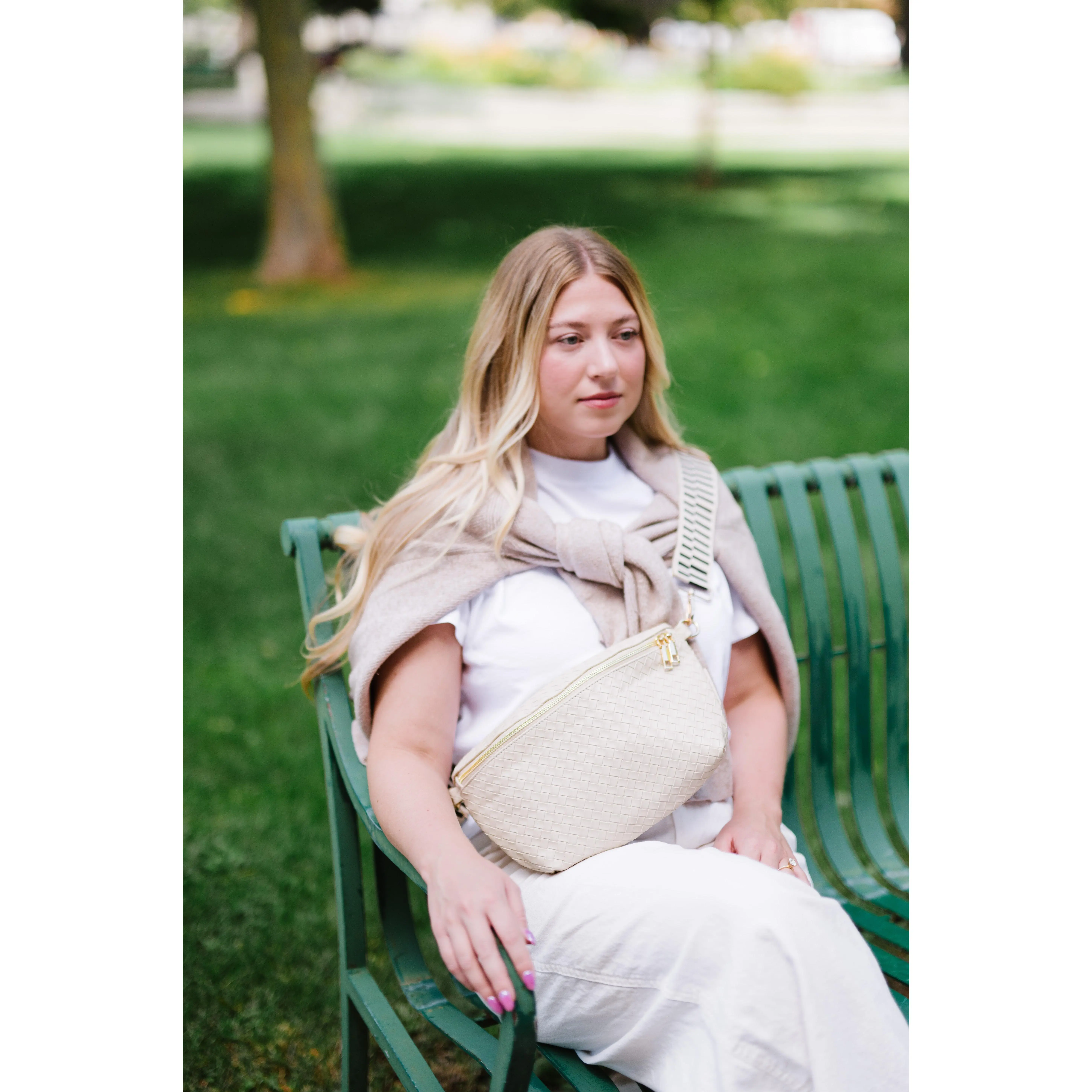 Oversized Belt Bag – Adjustable Strap, Spacious Storage & Versatile Everyday Carry Design