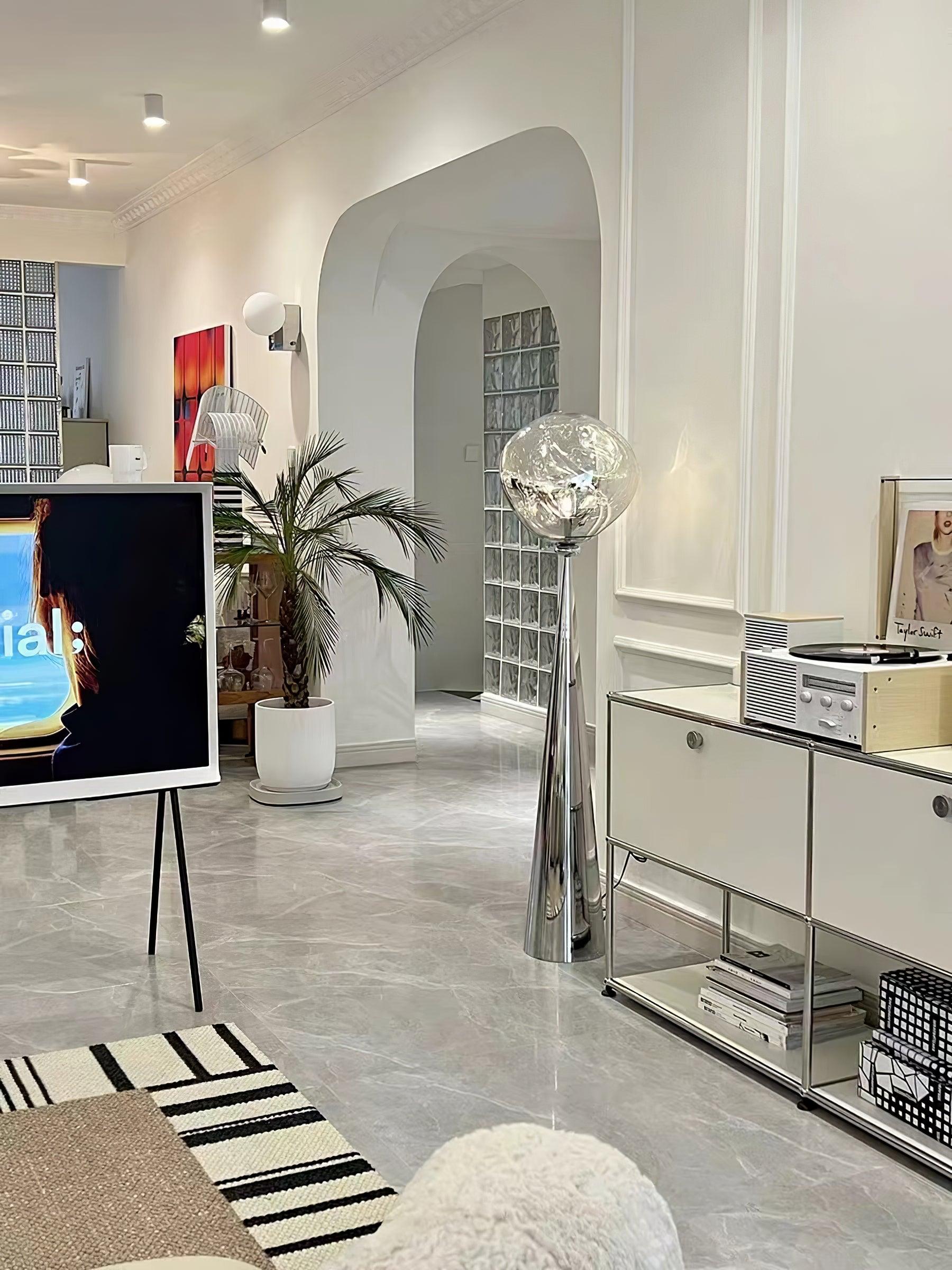 Twisted dynamic Glass Cone Floor Lamp