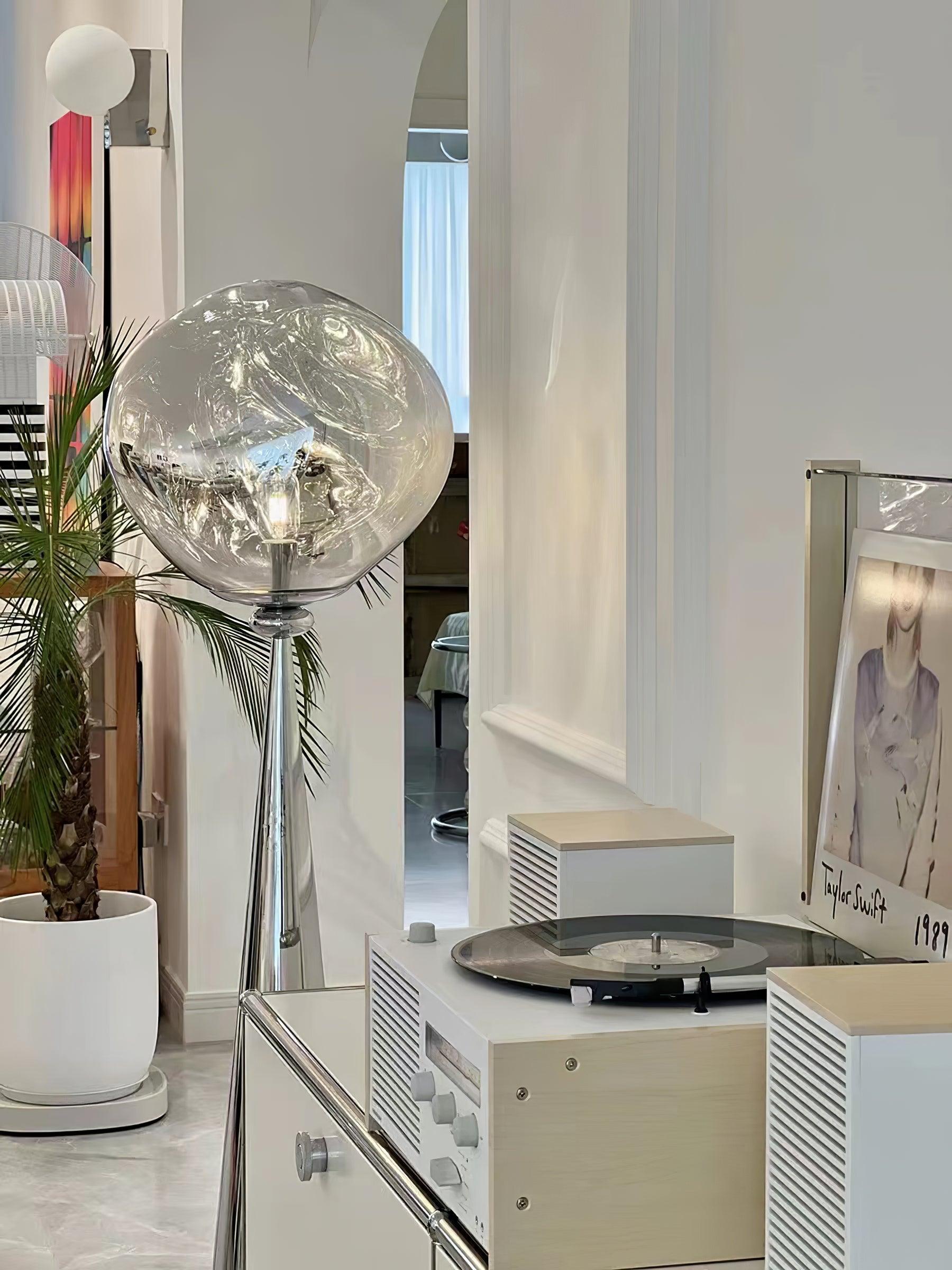 Twisted dynamic Glass Cone Floor Lamp