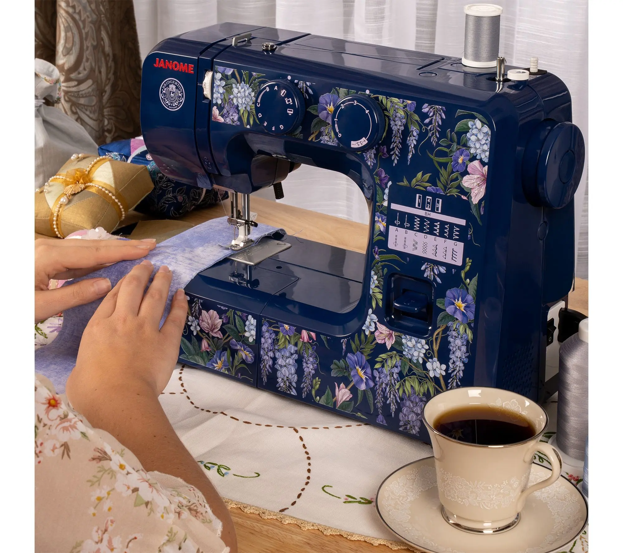 15-Stitch Sewing Machine – Easy-to-Use