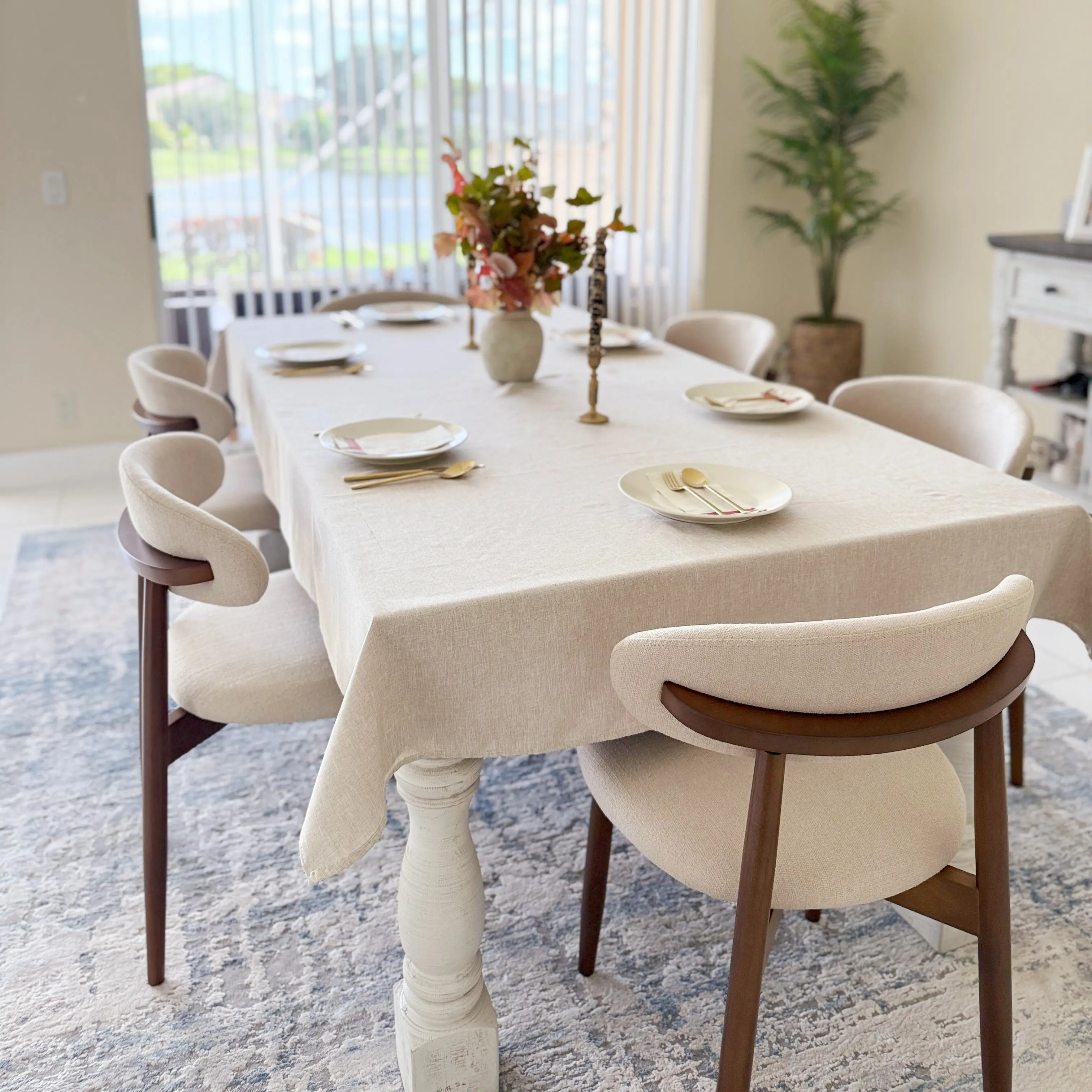Modern Upholstered Dining Chair – Ergonomic Backrest, Premium Fabric Finish & Natural Wood Frame