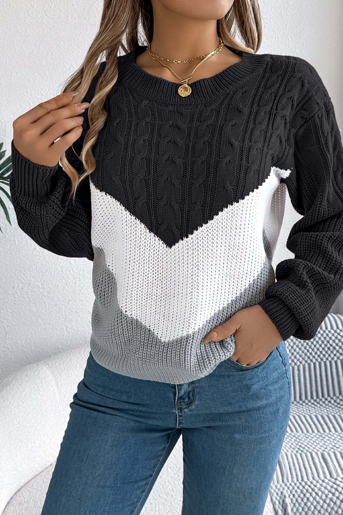 Colorblock Round Neck Pullover Sweater