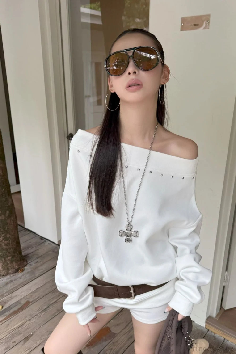 Asym Off-Shoulder Rivet Loose Sweatshirt