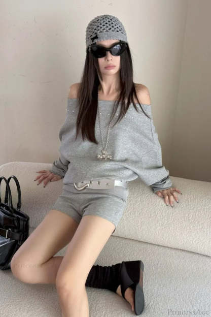 Asym Off-Shoulder Rivet Loose Sweatshirt