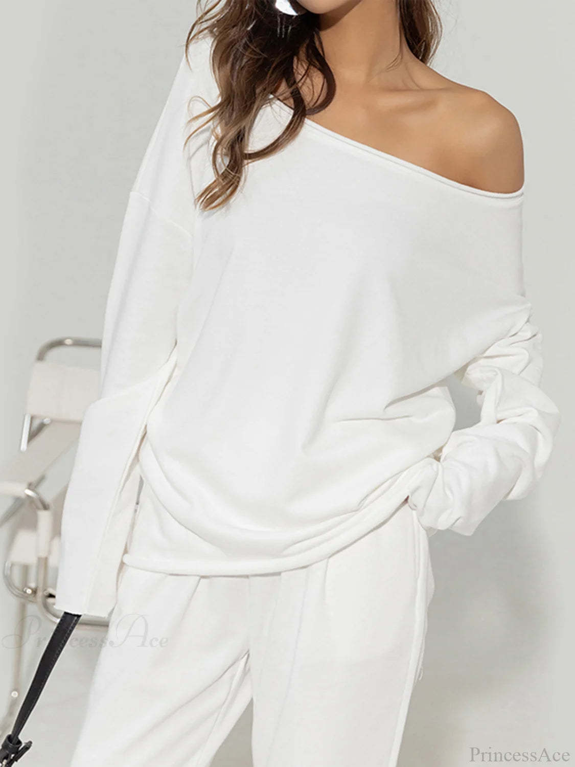 Asymmetrical Off Graceful Shoulder Solid Sweatshirt White / Xs Sweatshirts