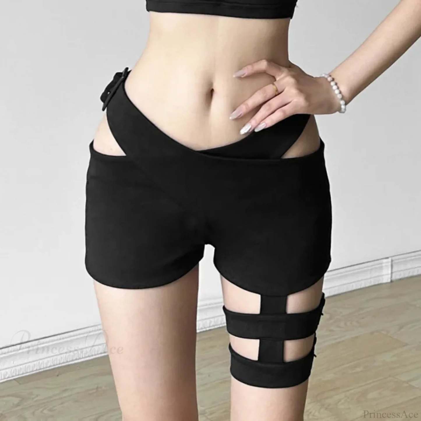 Baring Waist Elastic Black Short