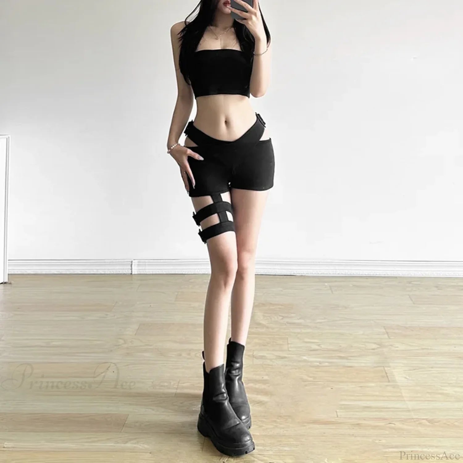 Baring Waist Elastic Black Short Black / S