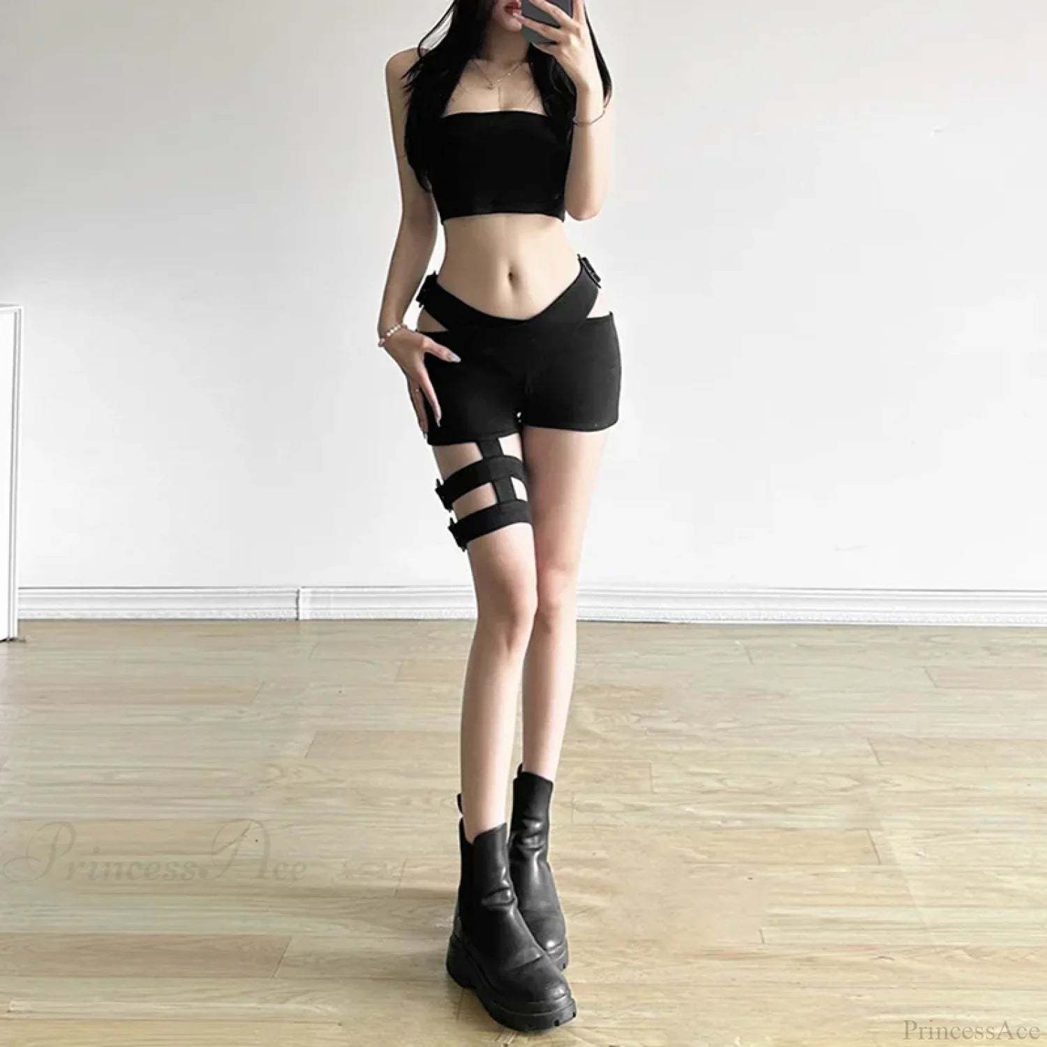 Baring Waist Elastic Black Short Black / S