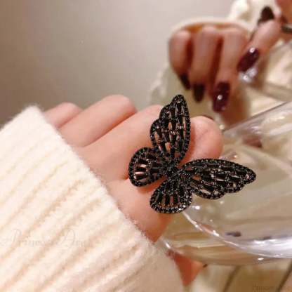 Big Butterfly Medieval Ring black