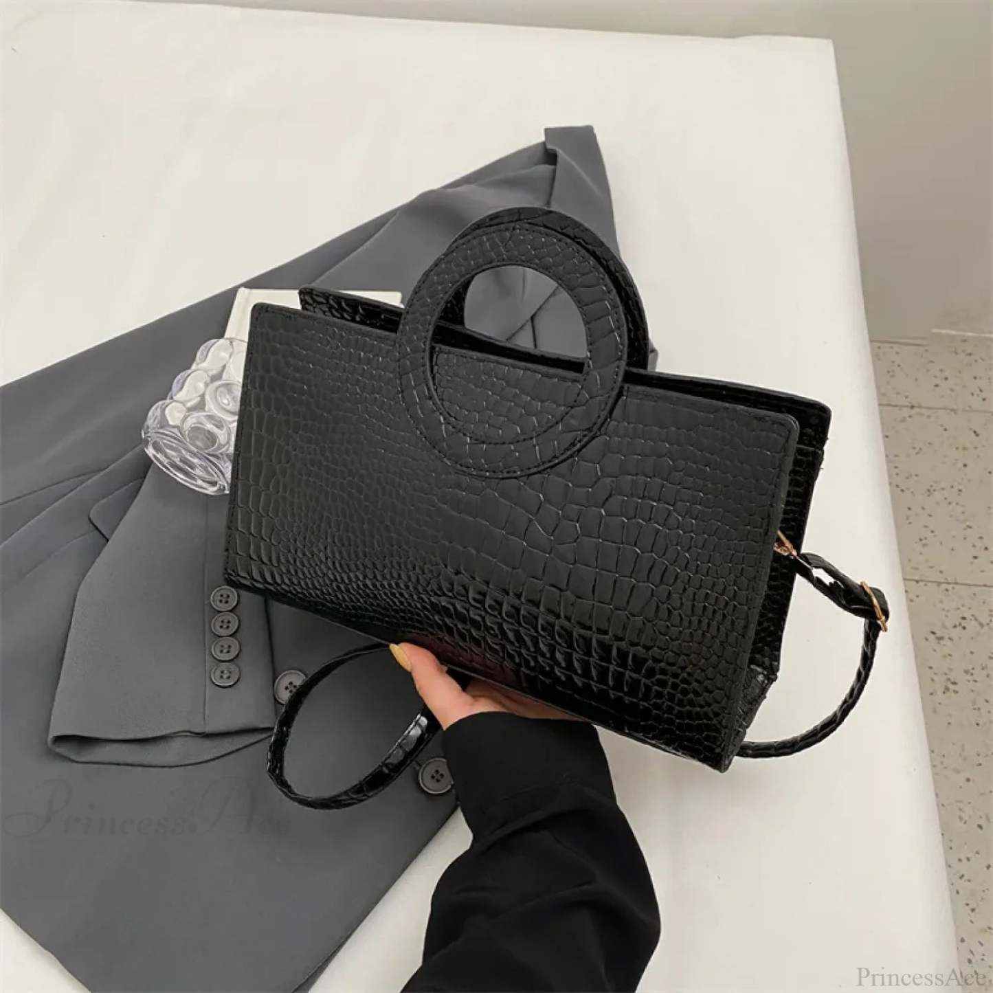 Crocodile Pattern PU Leather Crossbody Handbag Black handbag-250126