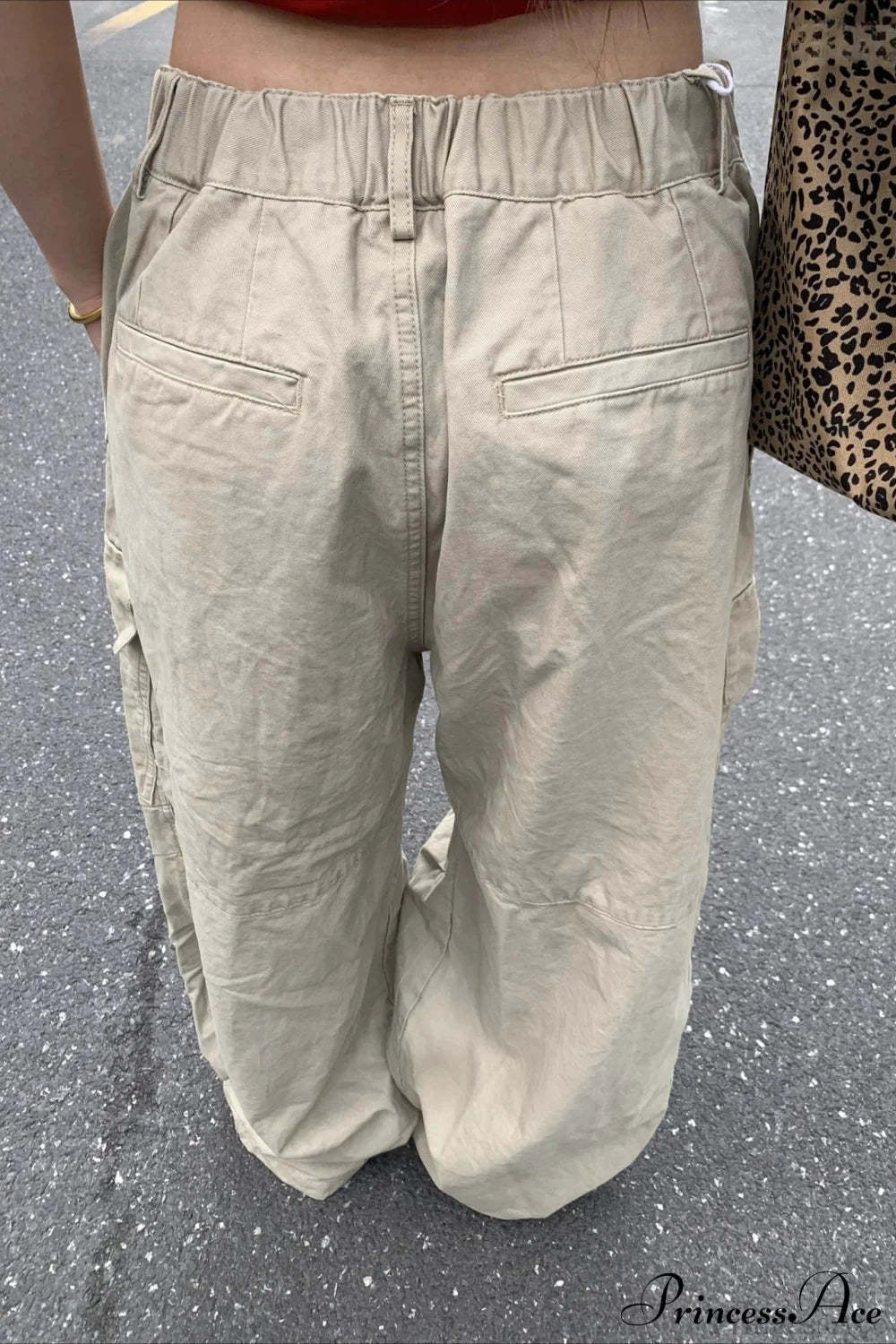 Curved Large Pocket Loose Cargo Pants